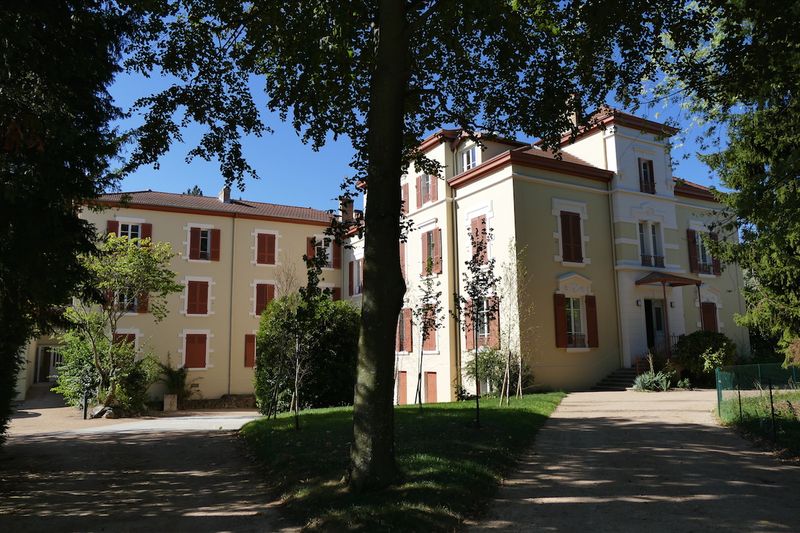 La Villa Pontou, 50 appartements meubles dans un batiment d exception à Ecully