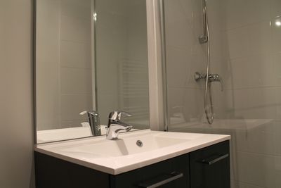 salle de bain equipé d'une résidence étudiante