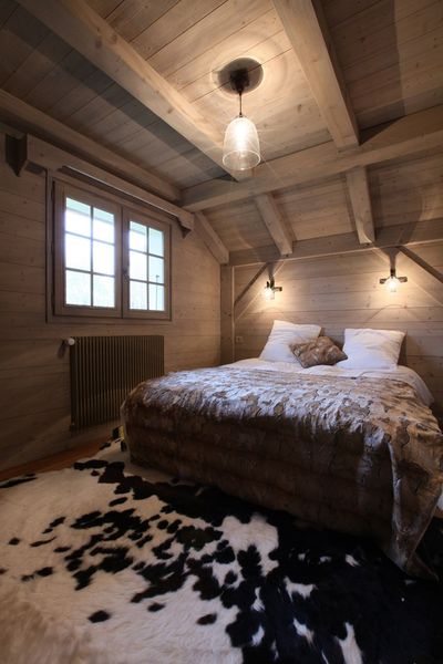 chambre en bois blanchie chalet près de megeve